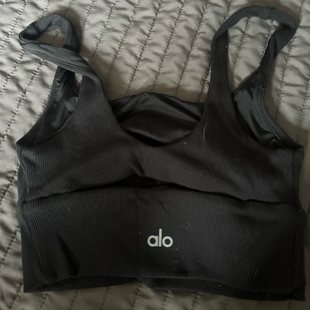 ALO Yoga Charcoal Ribbed Sports Bra